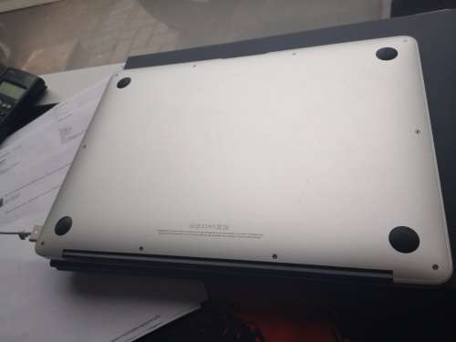 **EXCELLENT**MINT**APPLE MACBOOK AIR i5*64GB SSD*2GB RAM*11"HD*